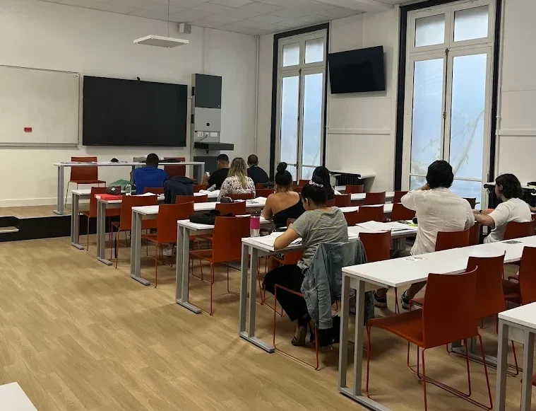 Découvrez le campus ESSIN - Paris 8e - Miromesnil